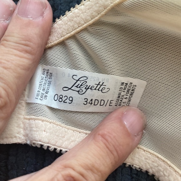 34DD/E. Bra - Picture 2 of 3